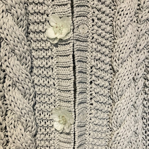 House of Harlow 1960 Chunky Knit Cable Sweater - Green with Buttons Flowers - Picture 5 of 6